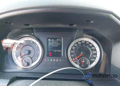 2017 Ram 1500 Express 4X2 6'4 Box из США, поврежденный, VIN 3C6JR6AT2HG681251